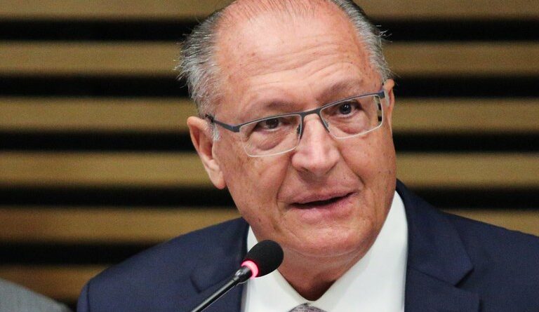 Alckmin ⁠lembrou, no entanto, que também devem aumentar as importações brasileiras Foto: Karim Kahn/Fiesp